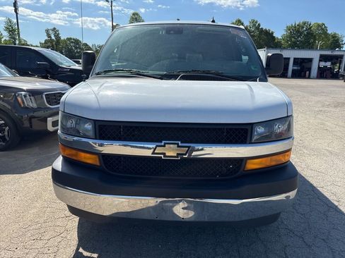 Used 2023 Chevrolet Express 3500 LT w/ LT Preferred Equipment Group RWD image 6