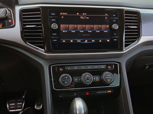 Certified 2023 Volkswagen Atlas SEL R-Line AWD/4WD image 36