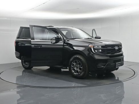 Certified 2025 Ford Expedition Active AWD/4WD image 37