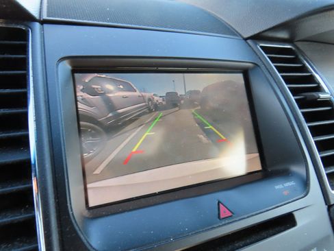 Used 2015 Ford Taurus SEL w/ Equipment Group 201A image 21