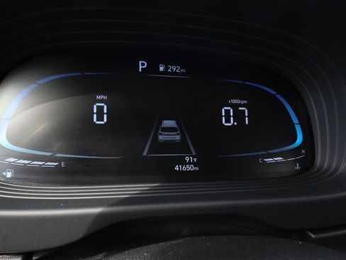 Used 2025 Hyundai Venue SEL FWD image 28
