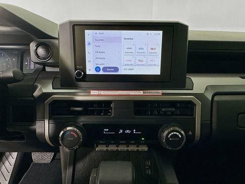 Certified 2025 Toyota Tacoma SR5 AWD/4WD image 14