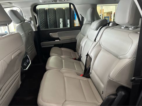 Used 2025 Ford Expedition Max Active image 34