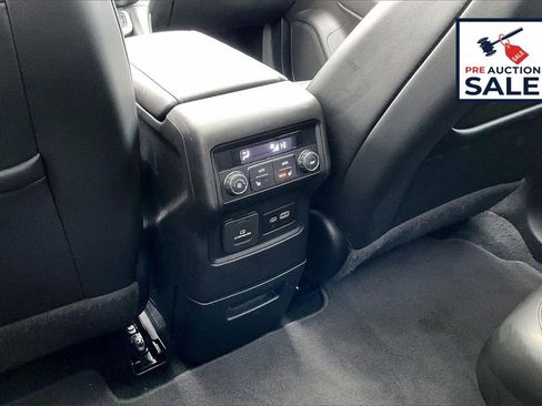 Used 2021 GMC Acadia SLT w/ Premium Package image 35