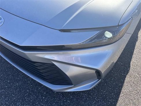 Used 2025 Toyota Camry LE image 10