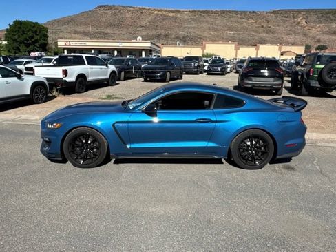 Used 2019 Ford Mustang Shelby GT350 w/ Technology Package RWD image 4