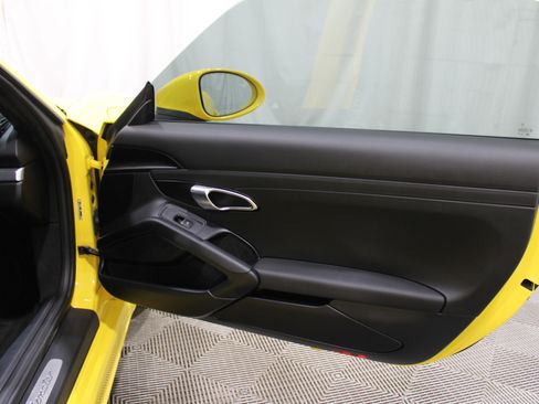 Used 2023 Porsche 718 Boxster w/ Sport Chrono Package image 25