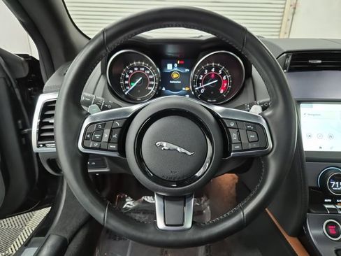 Used 2020 Jaguar F-TYPE Coupe image 19