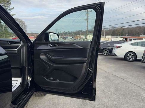 Used 2023 Jeep Grand Cherokee Altitude image 33