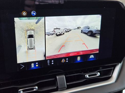 Used 2025 Chevrolet Equinox LT w/ Safety and Technology Package FWD image 34