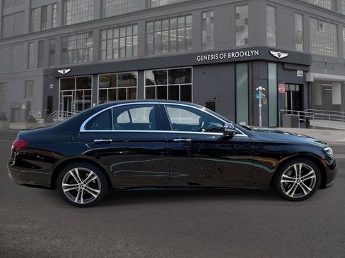 Used 2022 Mercedes-Benz E 350 4MATIC Sedan image 8