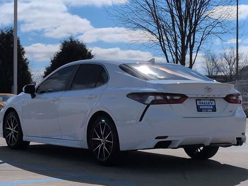 Used 2024 Toyota Camry SE image 7