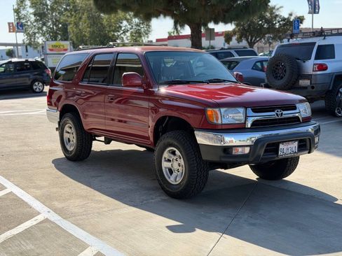Used 2002 Toyota 4Runner SR5 RWD image 5