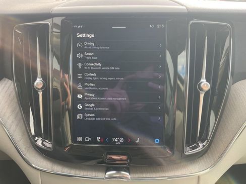 Certified 2023 Volvo XC60 B5 Plus w/ Climate Package image 33