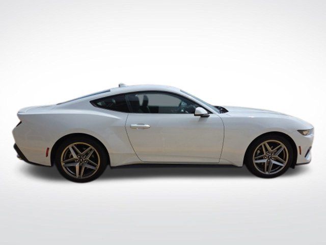 Used 2025 Ford Mustang Coupe RWD image 10