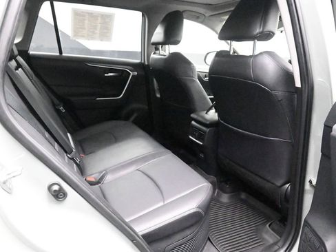 Used 2023 Toyota RAV4 XLE Premium image 23