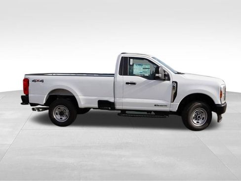 New 2026 Ford F250 XL image 2