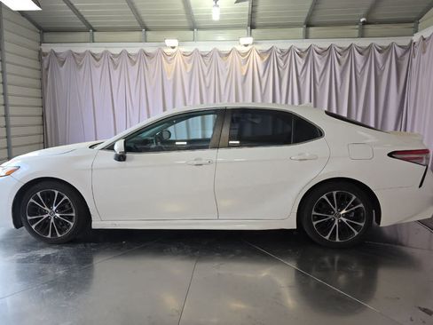 Used 2019 Toyota Camry SE w/ Audio Package FWD image 6