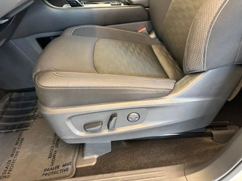 Used 2024 Nissan Pathfinder SV AWD/4WD image 13