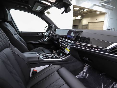 New 2026 BMW X5 xDrive50e AWD/4WD image 30