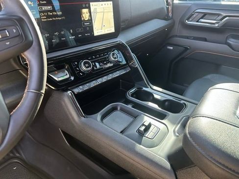 Used 2024 GMC Sierra 3500 AT4 w/ AT4 Premium Plus Package AWD/4WD image 11