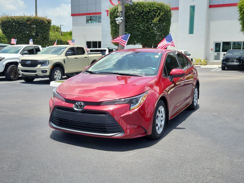 Used 2024 Toyota Corolla LE FWD image 5