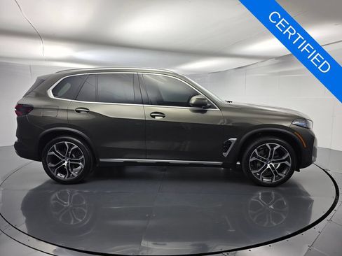 Certified 2025 BMW X5 sDrive40i w/ Premium Package RWD image 3