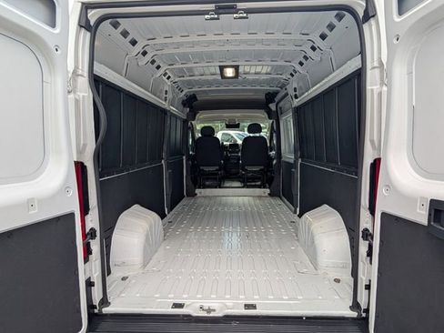 Used 2025 RAM ProMaster 2500 w/ Convenience Group FWD image 13