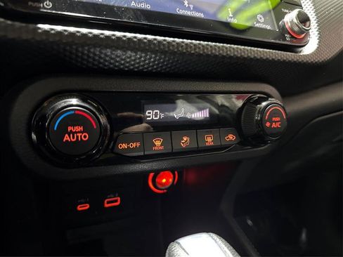 Used 2021 Nissan Kicks SV image 23