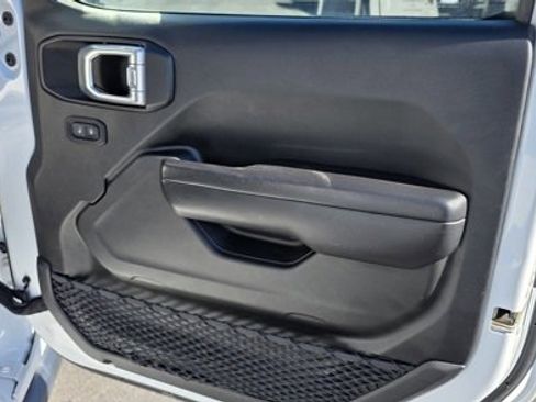 Used 2021 Jeep Gladiator Rubicon image 14