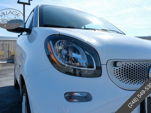 Used 2018 smart fortwo electric drive image 9