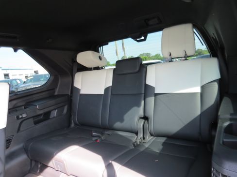 Used 2025 Toyota Sequoia Capstone AWD/4WD image 12