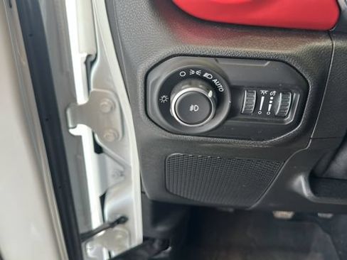 Used 2020 Jeep Wrangler Unlimited Rubicon w/ Uconnect 4C Nav & Sound Group AWD/4WD image 15