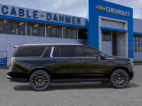 New 2026 Chevrolet Suburban High Country image 5