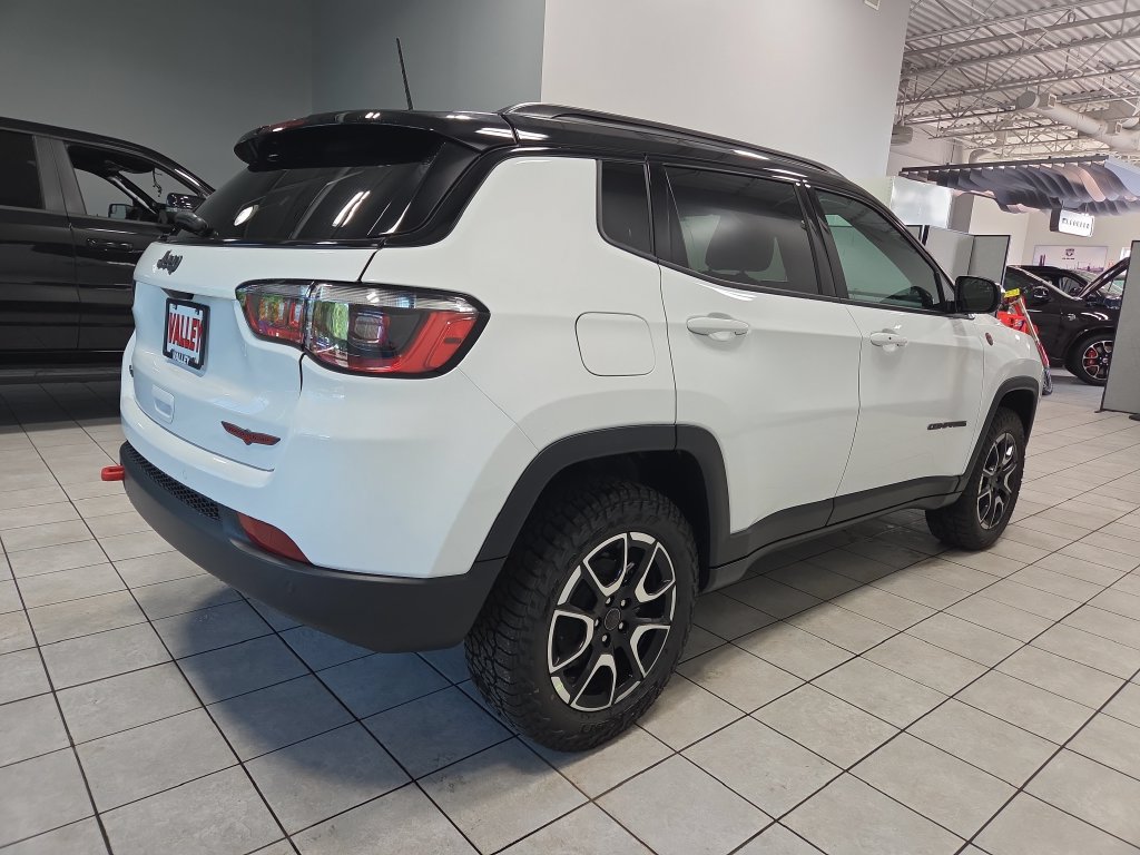 New 2026 Jeep Compass Trailhawk AWD/4WD image 7