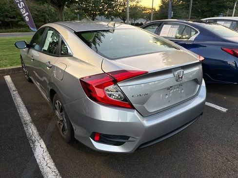Used 2017 Honda Civic EX image 7