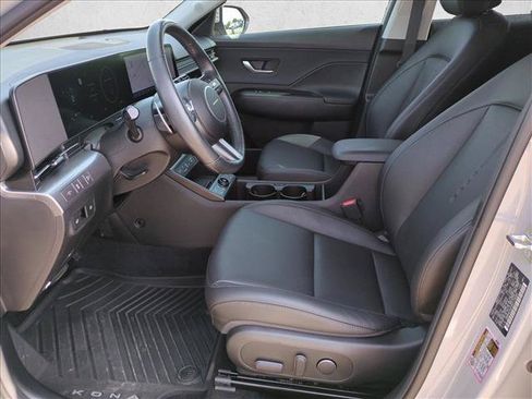 Used 2024 Hyundai Kona Limited FWD image 17