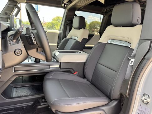 New 2026 GMC Hummer EV SUV AWD/4WD image 16