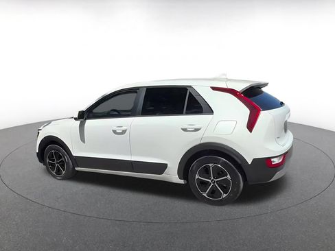 Used 2026 Kia Niro LX FWD image 10