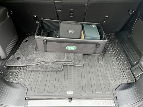 New 2026 Land Rover Defender 110 OCTA AWD/4WD image 35