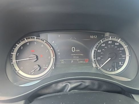 Used 2024 Toyota Highlander XLE FWD image 16