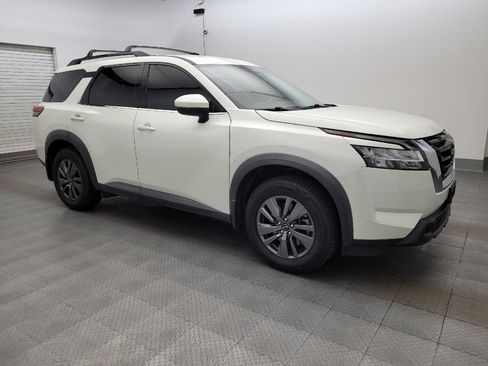Used 2022 Nissan Pathfinder SV FWD image 11