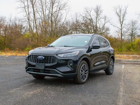 Used 2024 Ford Escape SE image 11