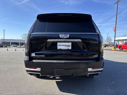 Used 2025 Cadillac Escalade Premium Luxury w/ Touring Package image 9