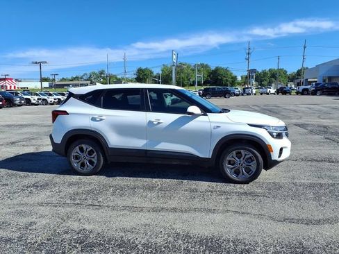 Used 2024 Kia Seltos LX AWD/4WD image 17