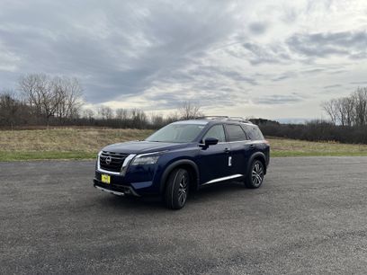 New 2025 Nissan Pathfinder Platinum