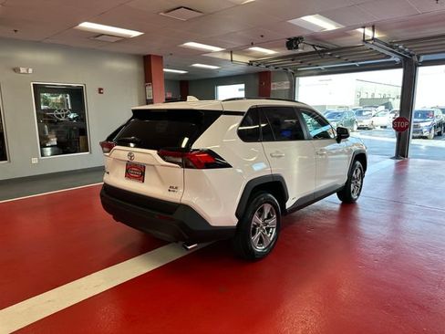 Used 2025 Toyota RAV4 XLE AWD/4WD image 4