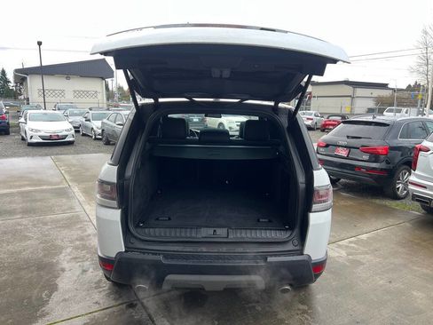 Used 2015 Land Rover Range Rover Sport SE image 15