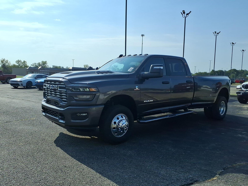 New 2027 RAM 3500 Big Horn AWD/4WD image 3
