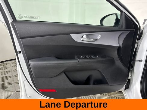 Used 2024 Kia Forte LXS FWD image 9